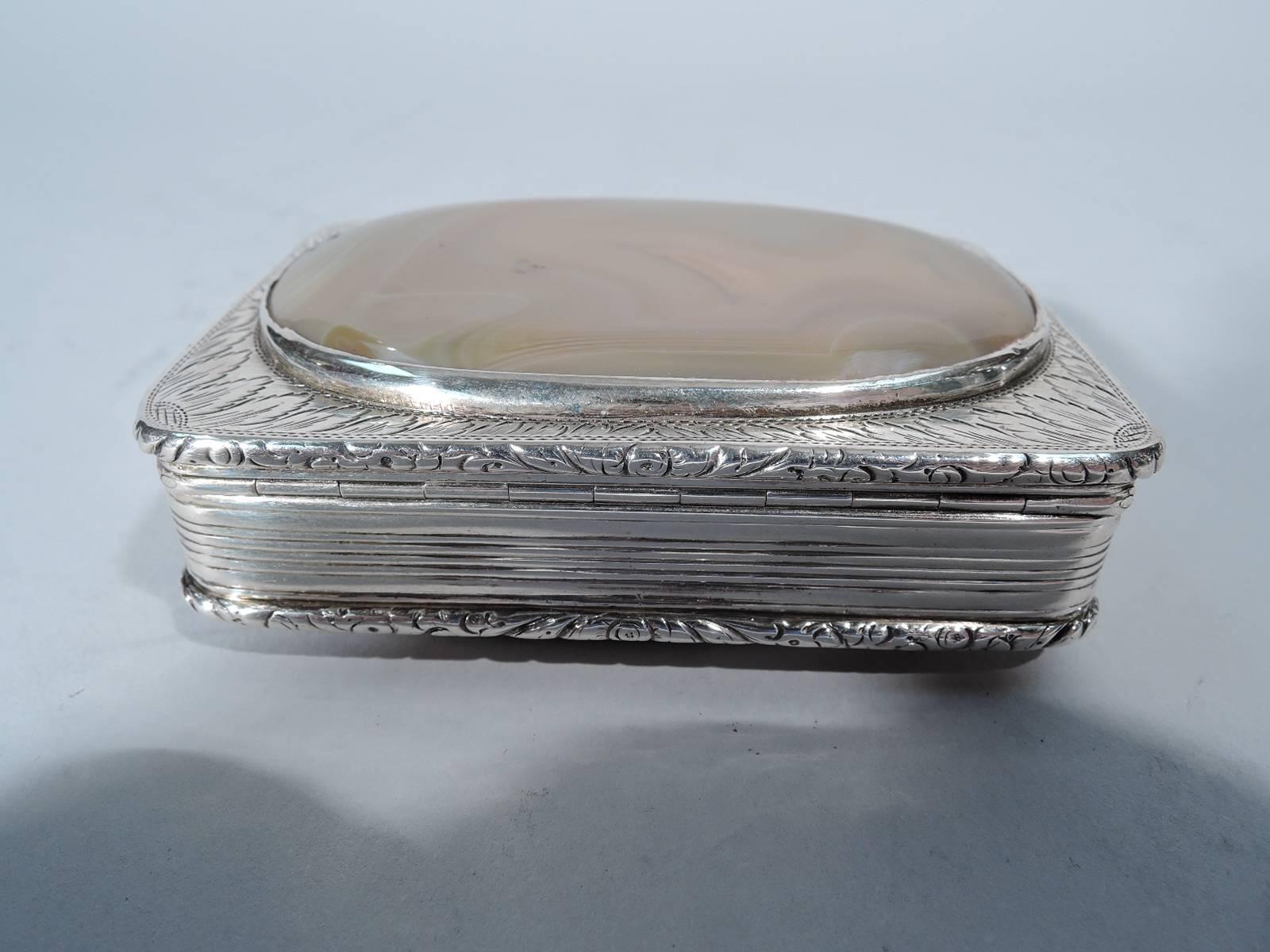Early 19th Century English Georgian Sterling Silver and Agate Snuffbox