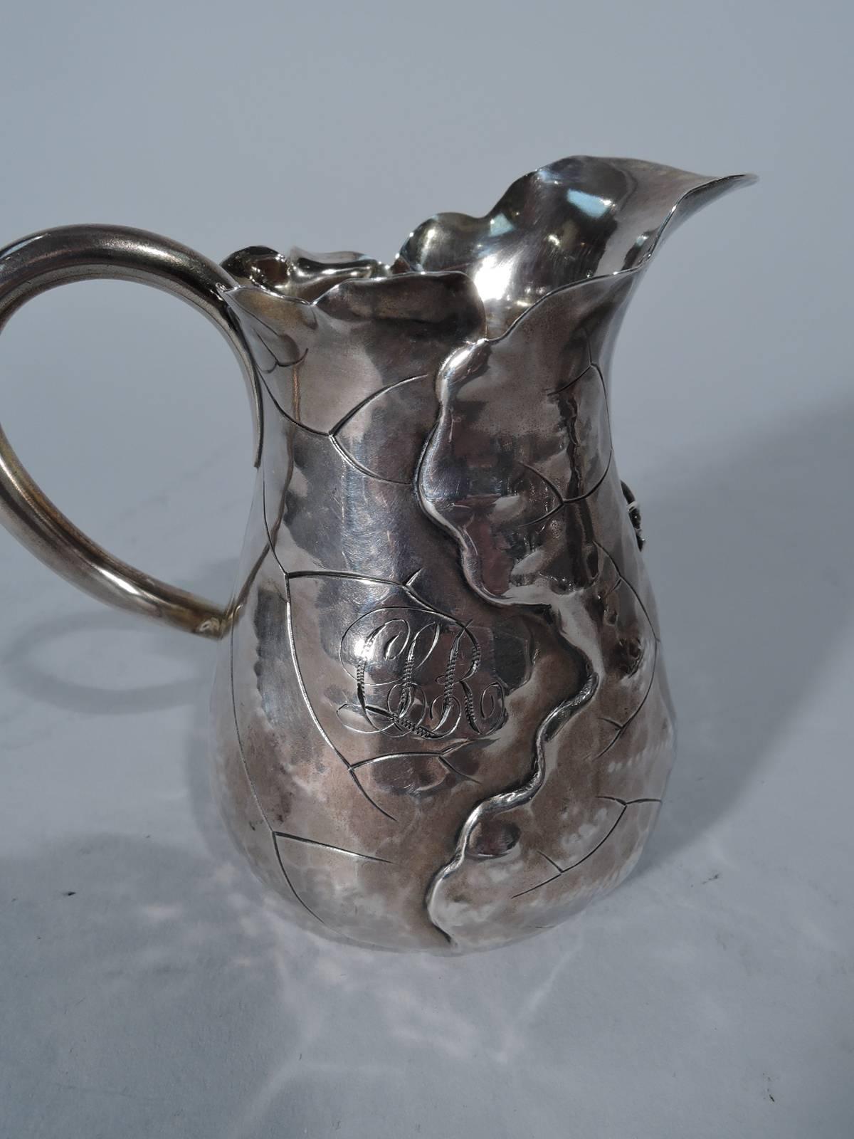 Shiebler Japonesque Sterling Silver Creamer and Sugar with Applied Bugs In Excellent Condition In New York, NY
