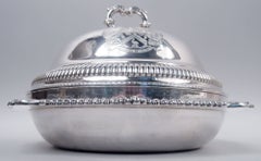 Klassische Servierplatte aus Sterlingsilber im englischen Regency-Stil, 1812