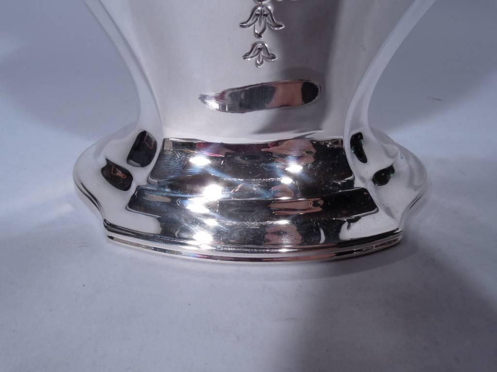 Reed & Barton Hepplewhite Sterling Silver Water Pitcher In Excellent Condition In New York, NY
