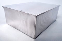 Caja Tiffany de plata de ley moderna de mediados de siglo