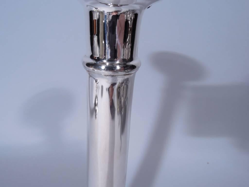 Pair of Tiffany Sterling Silver Column Candlesticks In Excellent Condition In New York, NY