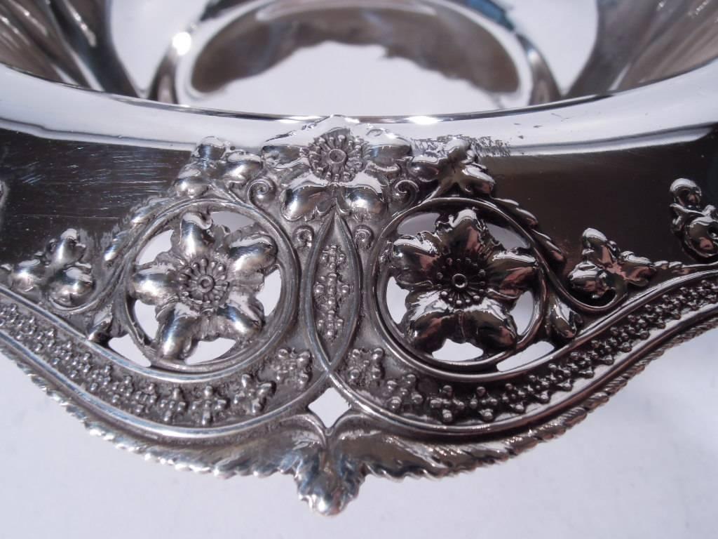 Antique Tiffany Sterling Silver Bowl with Flowers and Roundels In Excellent Condition In New York, NY