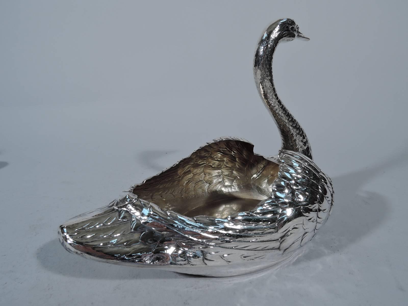 Pair of Antique American Sterling Silver Swan Bowls In Excellent Condition In New York, NY