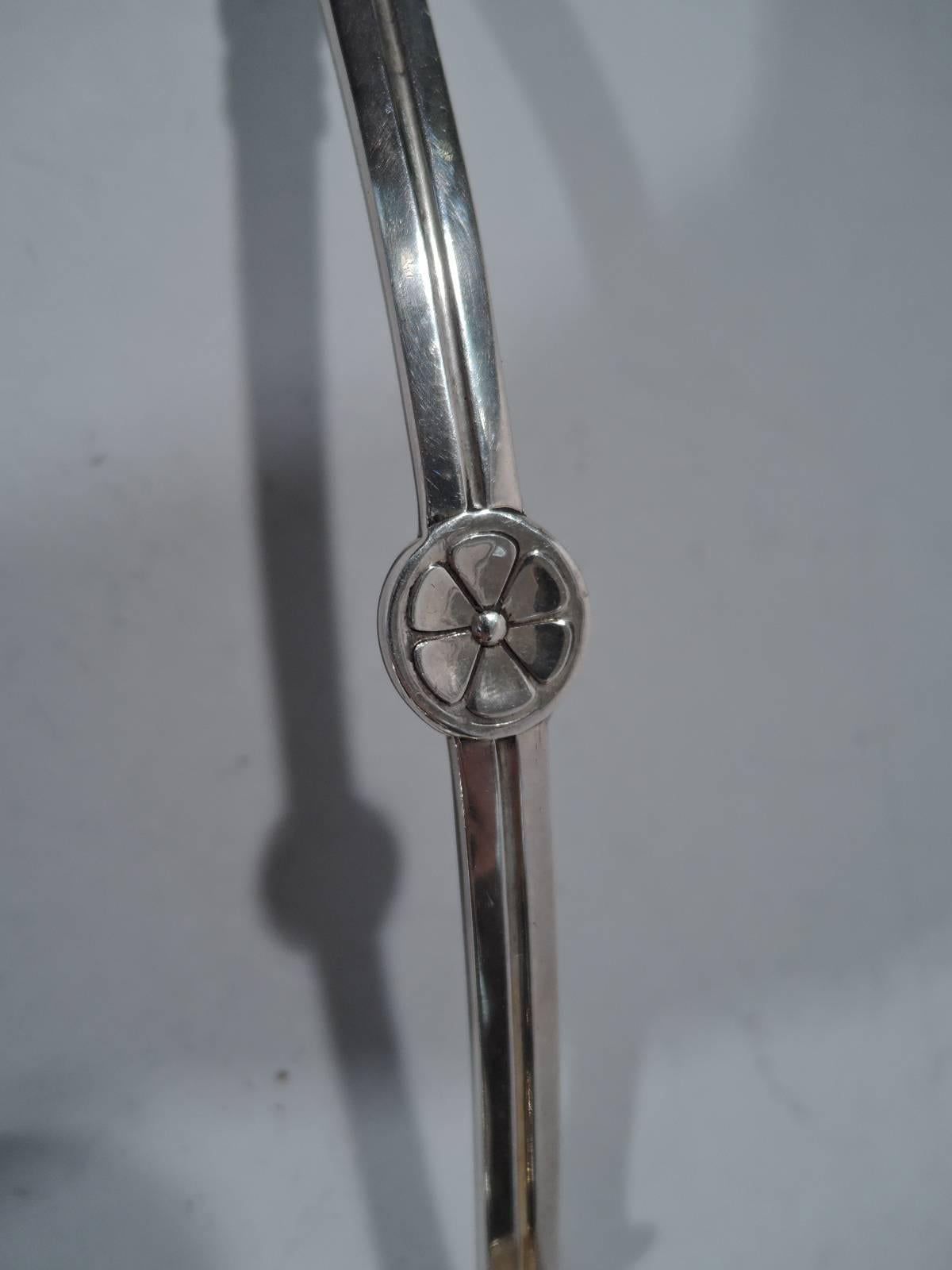 Bailey & Co. Medallion Sterling Silver Soup Ladle In Excellent Condition In New York, NY