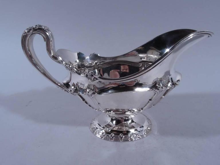Antique Tiffany Fancy and Heavy Sterling Silver Gravy Boat For Sale at