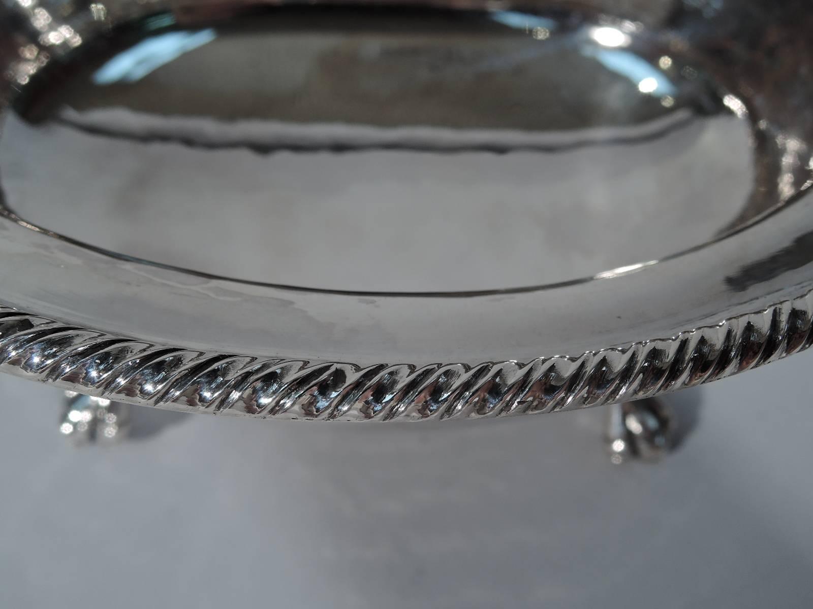 Buccellati Hand-Hammered Sterling Silver Bowl with Claw Feet In Excellent Condition In New York, NY