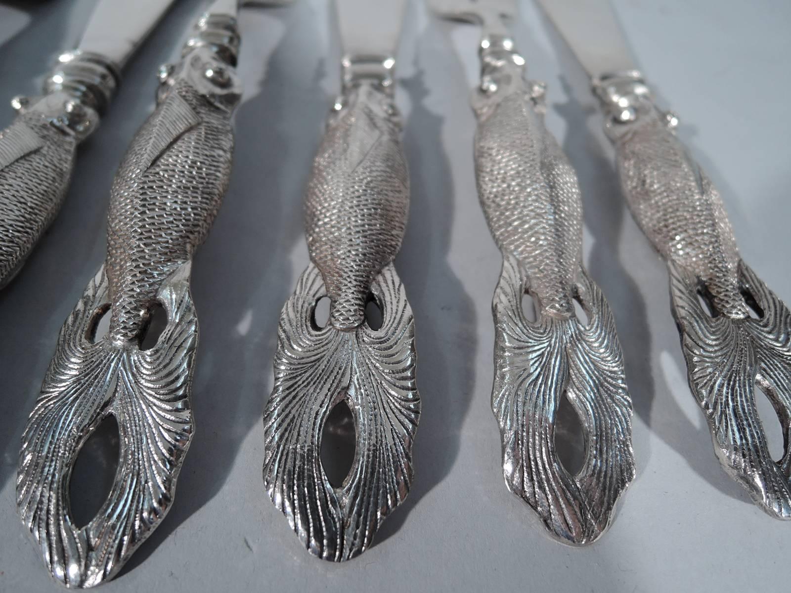Chinese Export Silver Fish Set for Six with Figural Carp Handles In Excellent Condition In New York, NY