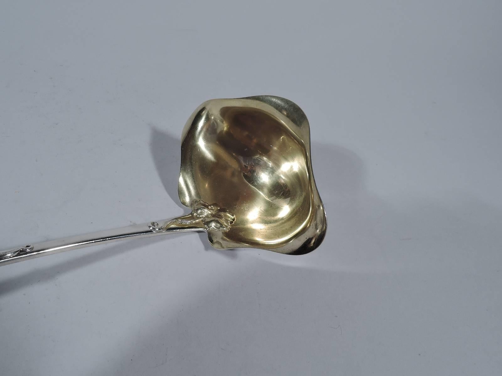 Antique Frank Smith Sterling Silver Punch Ladle with Grapevine In Excellent Condition In New York, NY