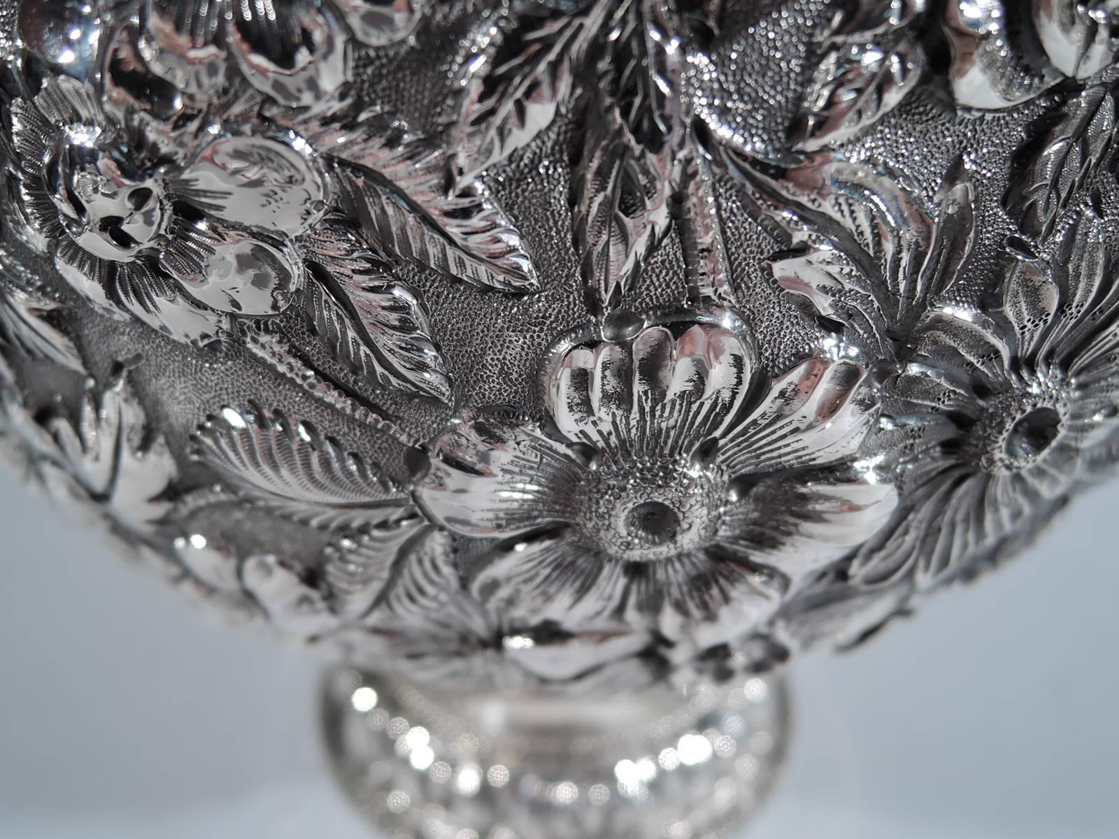 Kirk Sterling Silver Footed Bowl with Beautiful Baltimore Repousse In Excellent Condition In New York, NY