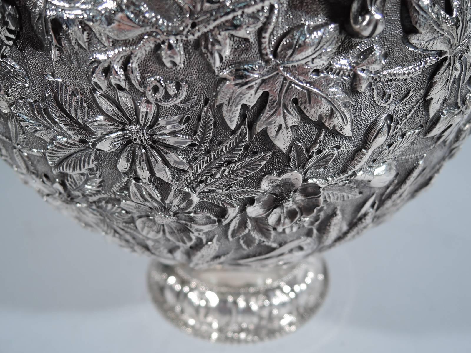 20th Century Kirk Sterling Silver Footed Bowl with Beautiful Baltimore Repousse