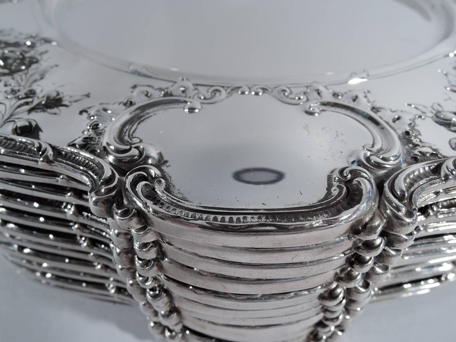 Set of 12 Gorham Edwardian Sterling Silver Dinner Plates Chargers In Excellent Condition In New York, NY