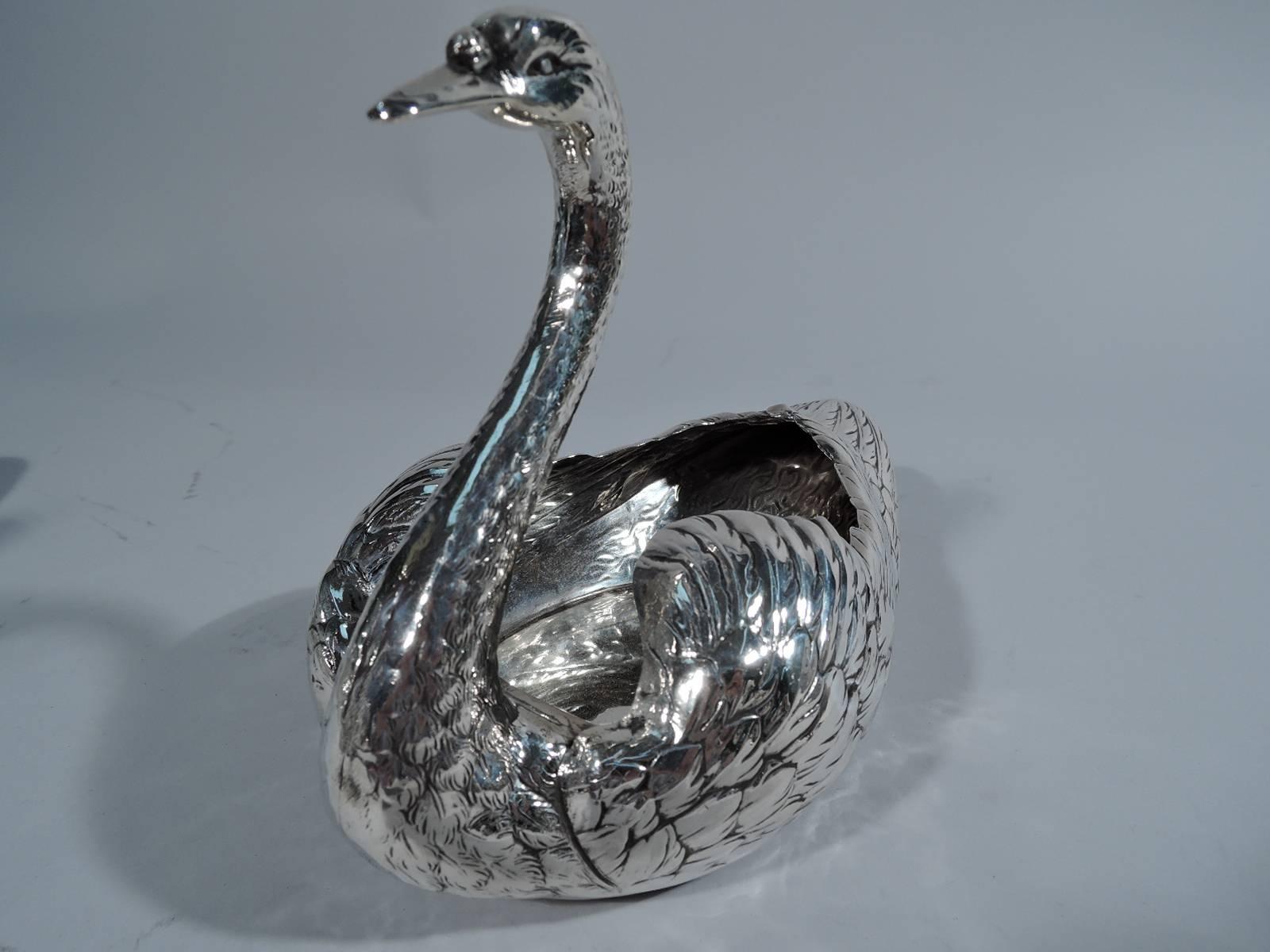 Pair of Antique American Sterling Silver Swan Bowls by Durgin In Excellent Condition In New York, NY