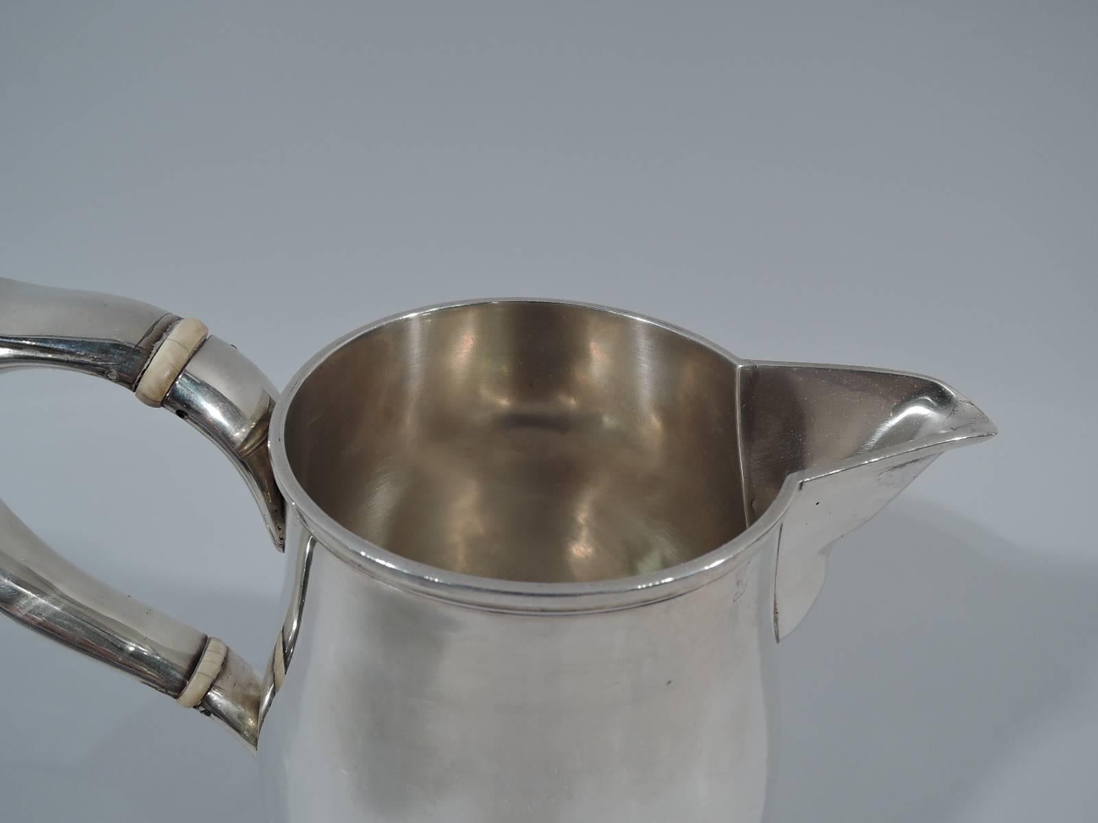 Fine English Georgian Sterling Silver Water Pitcher In Good Condition In New York, NY