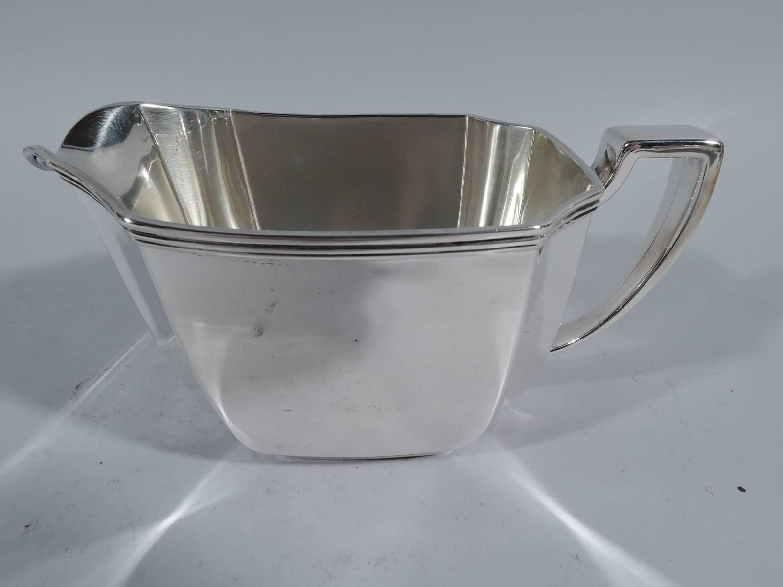 Desirable Tiffany Hampton Sterling Silver Tea and Coffee Set on Tray In Excellent Condition In New York, NY