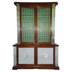 Grosfeld House Vitrina de caoba iluminada con cristal de Lorin Jackson circa 1940