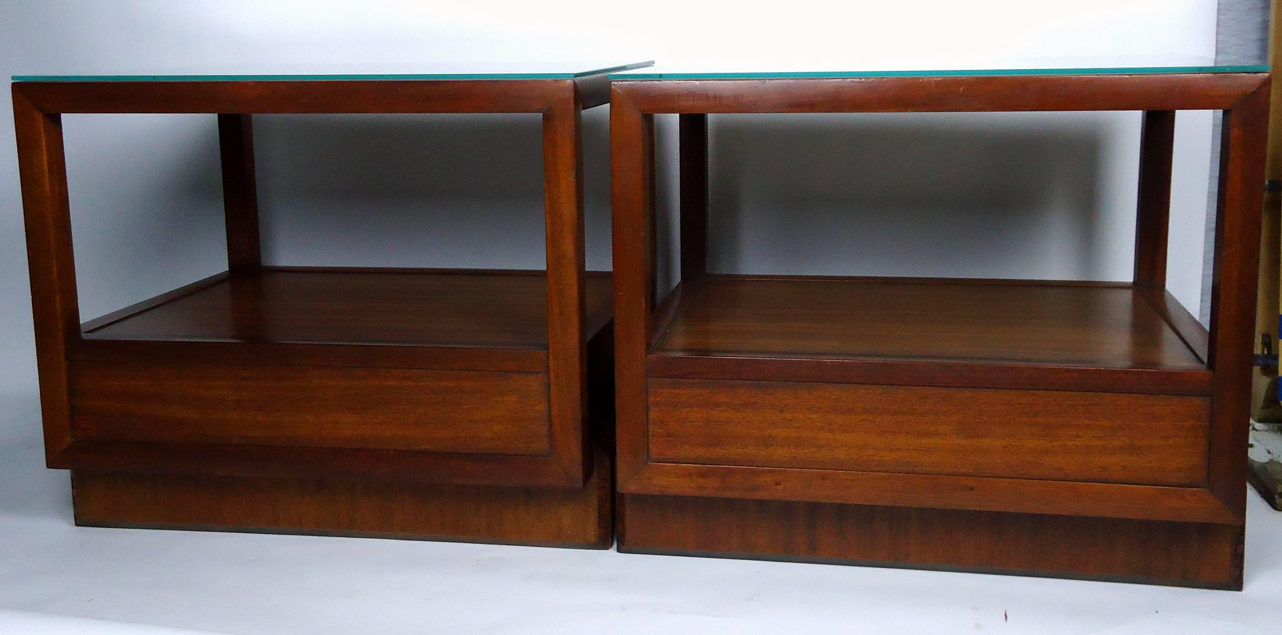 Mid-20th Century Rare Frank Lloyd Wright Pair of Mahogany End Tables/ Nightstands, Henredon, 1955