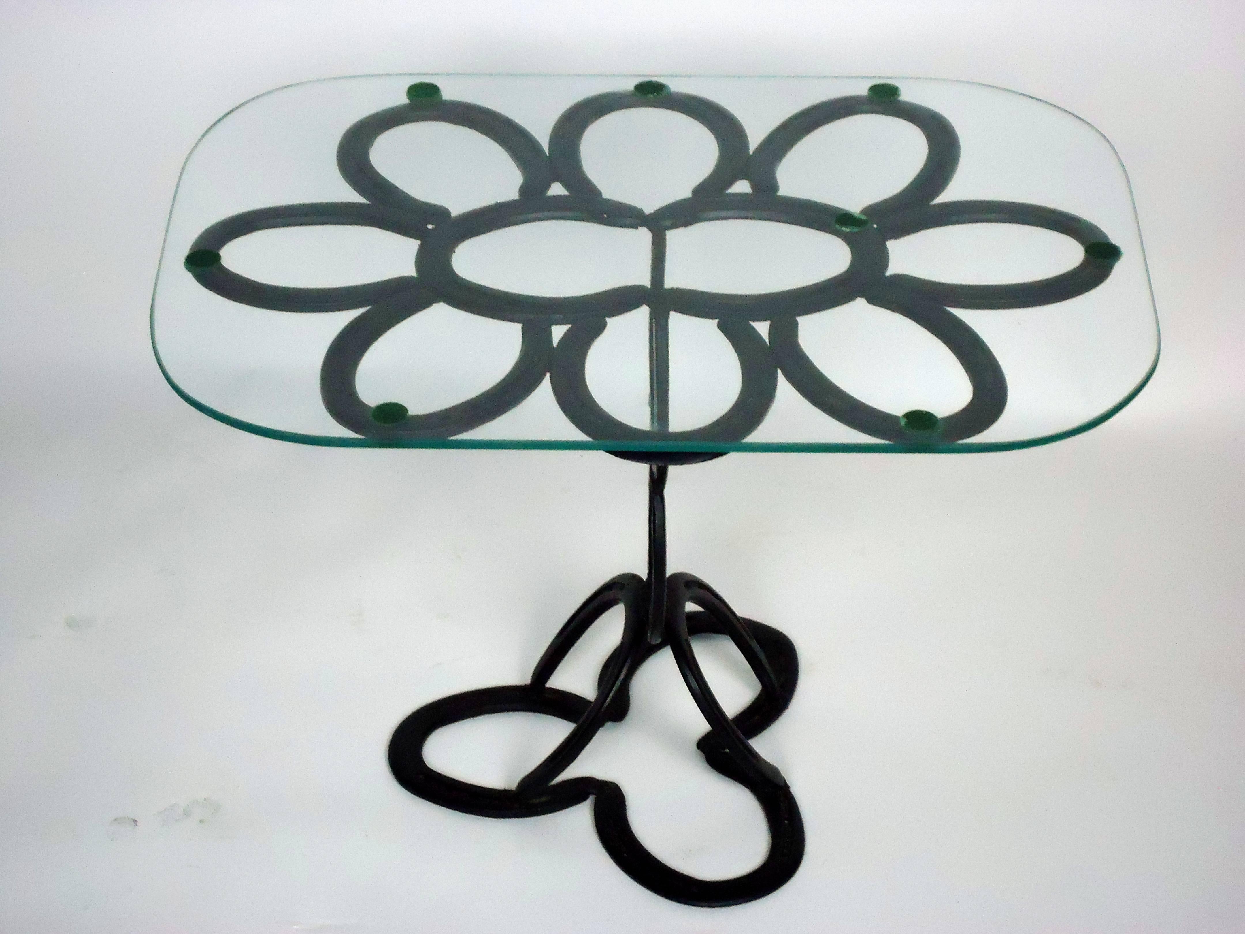 Mid-Century Modern Lyrical Wrought Iron Side Table Made from St. Croix Forge Horseshoes, circa 1985 For Sale