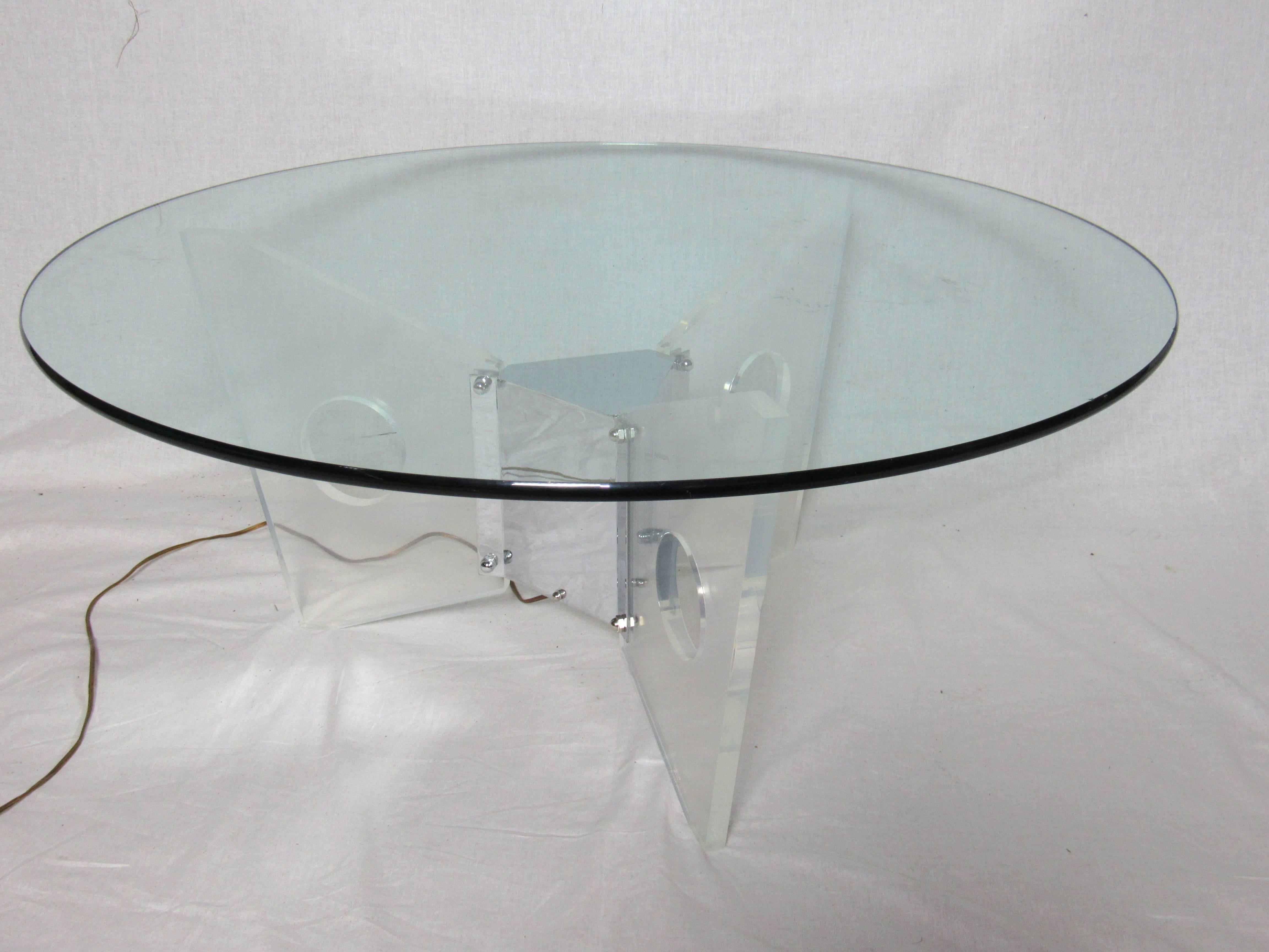 Illuminated Lucite Coffee Table, circa 1970 1