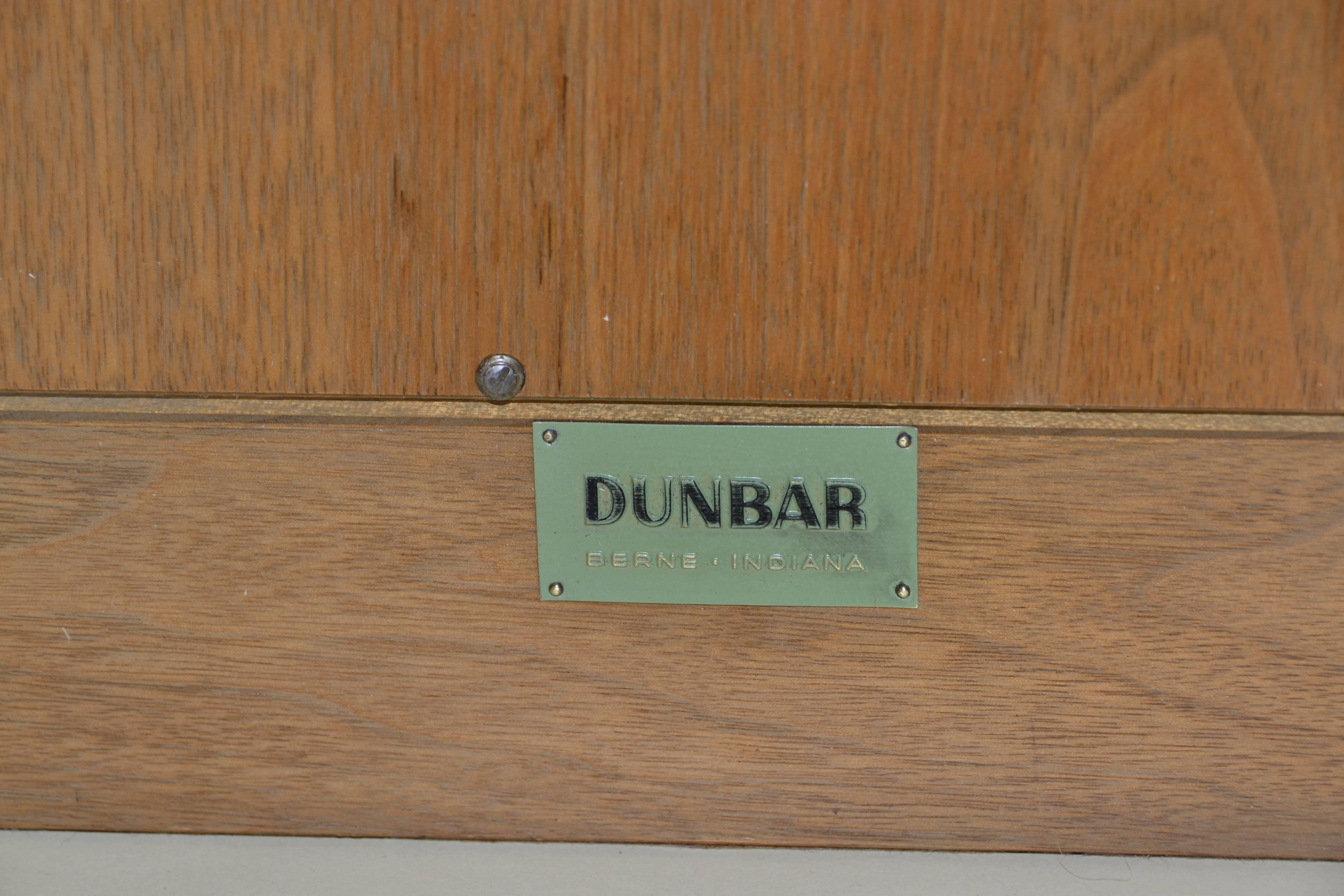 Étui à livres Edward Wormley conçu pour Dunbar, datant d'environ 1953 en vente 1