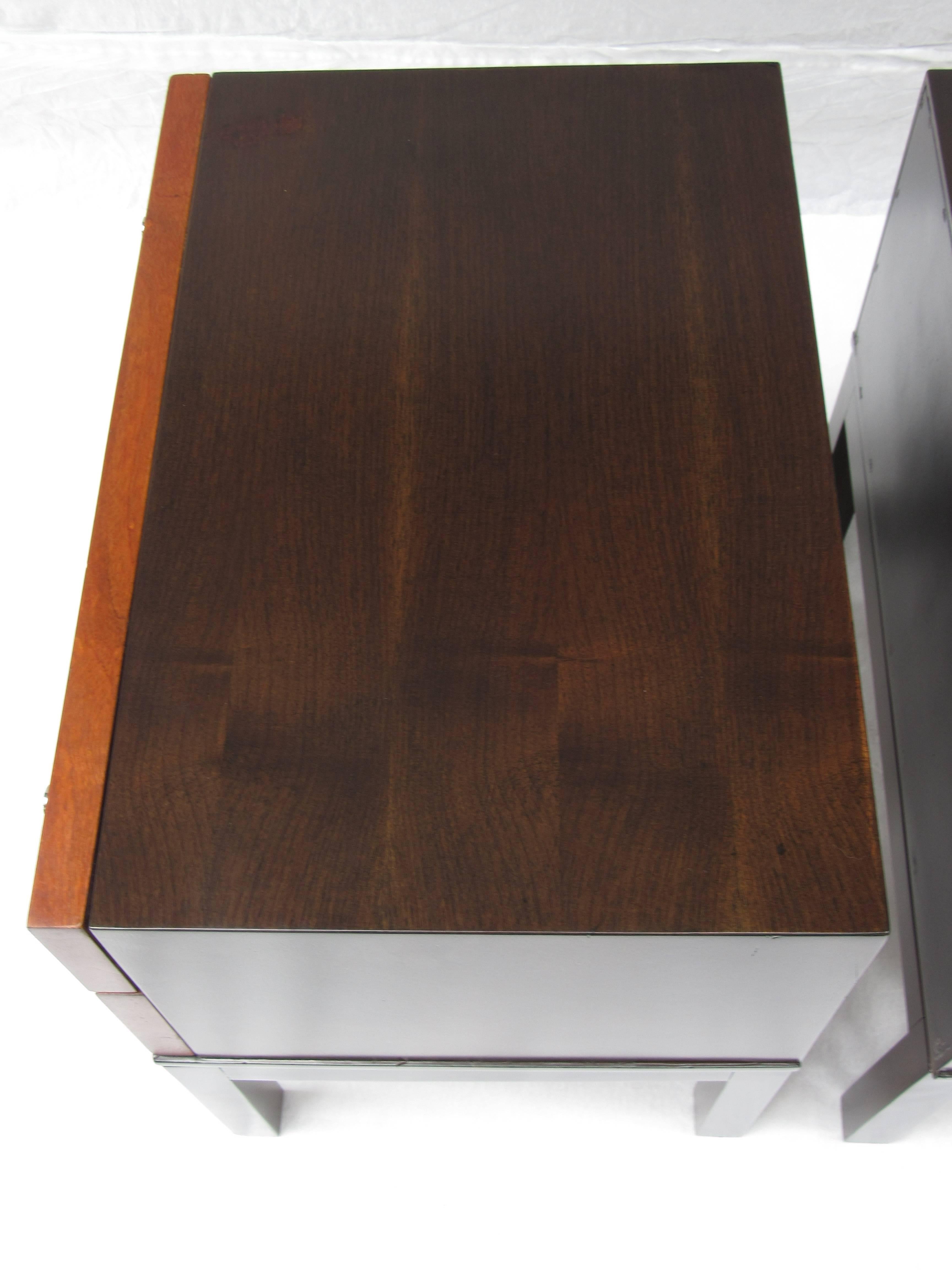 Merton Gershun Two-Toned Walnut End Tables for American of Martinsville In Excellent Condition In Camden, ME