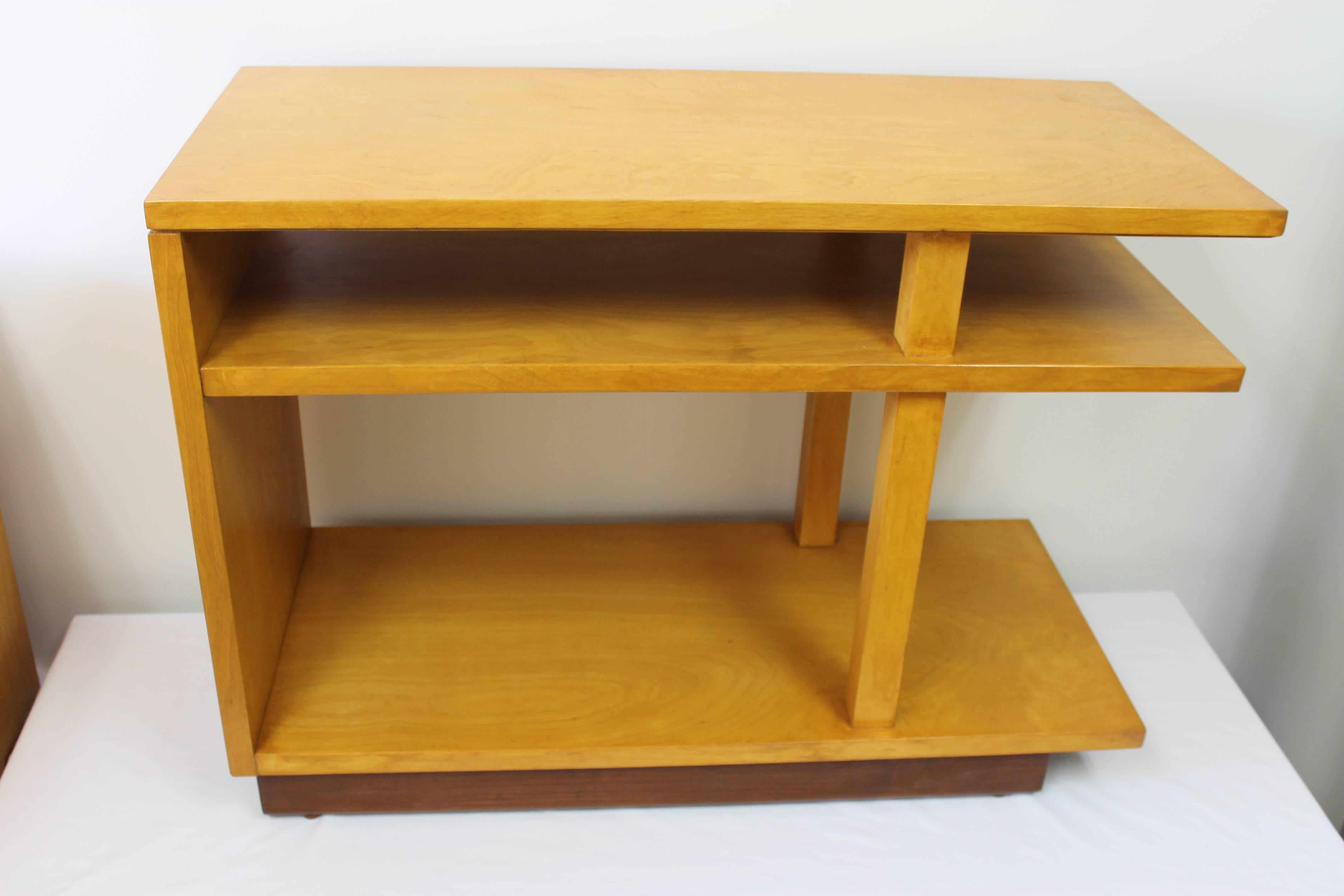 Three-tier end table by Eliel Saarinen and Pipsan Saarinen Swanson for the Johnson Furniture Co. Measures 31.5