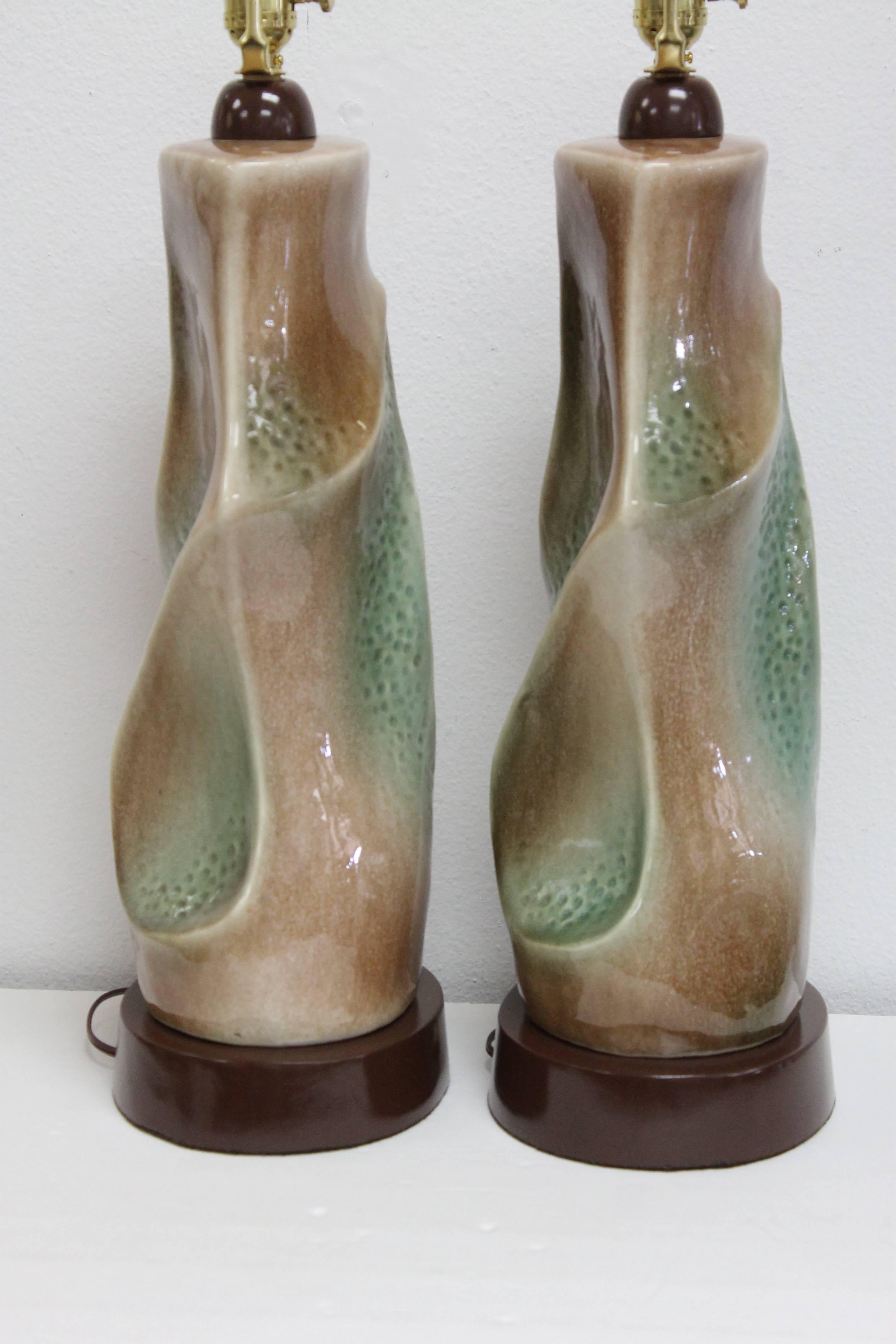 Pair of Ceramic Brown and Green Lamps In Good Condition For Sale In Palm Springs, CA