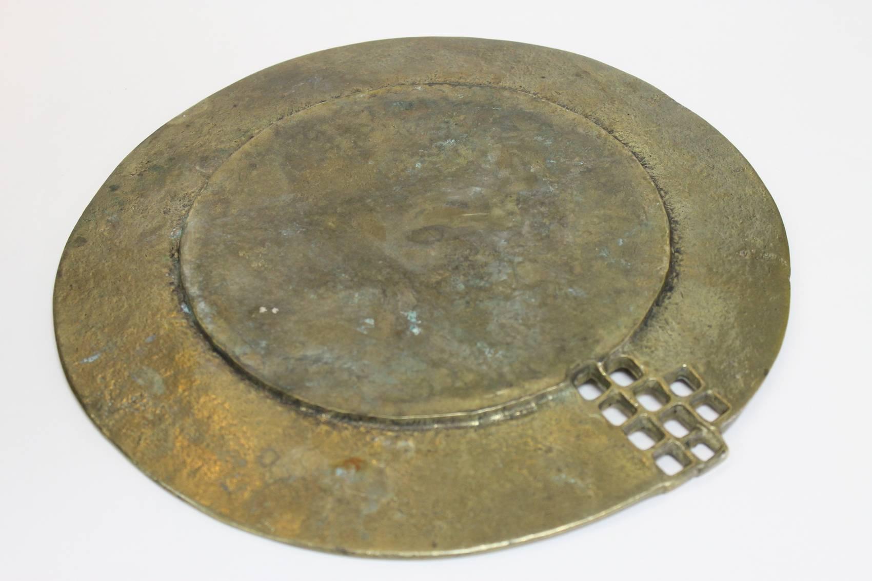 Brutalist Brass Platter In Good Condition In Palm Springs, CA