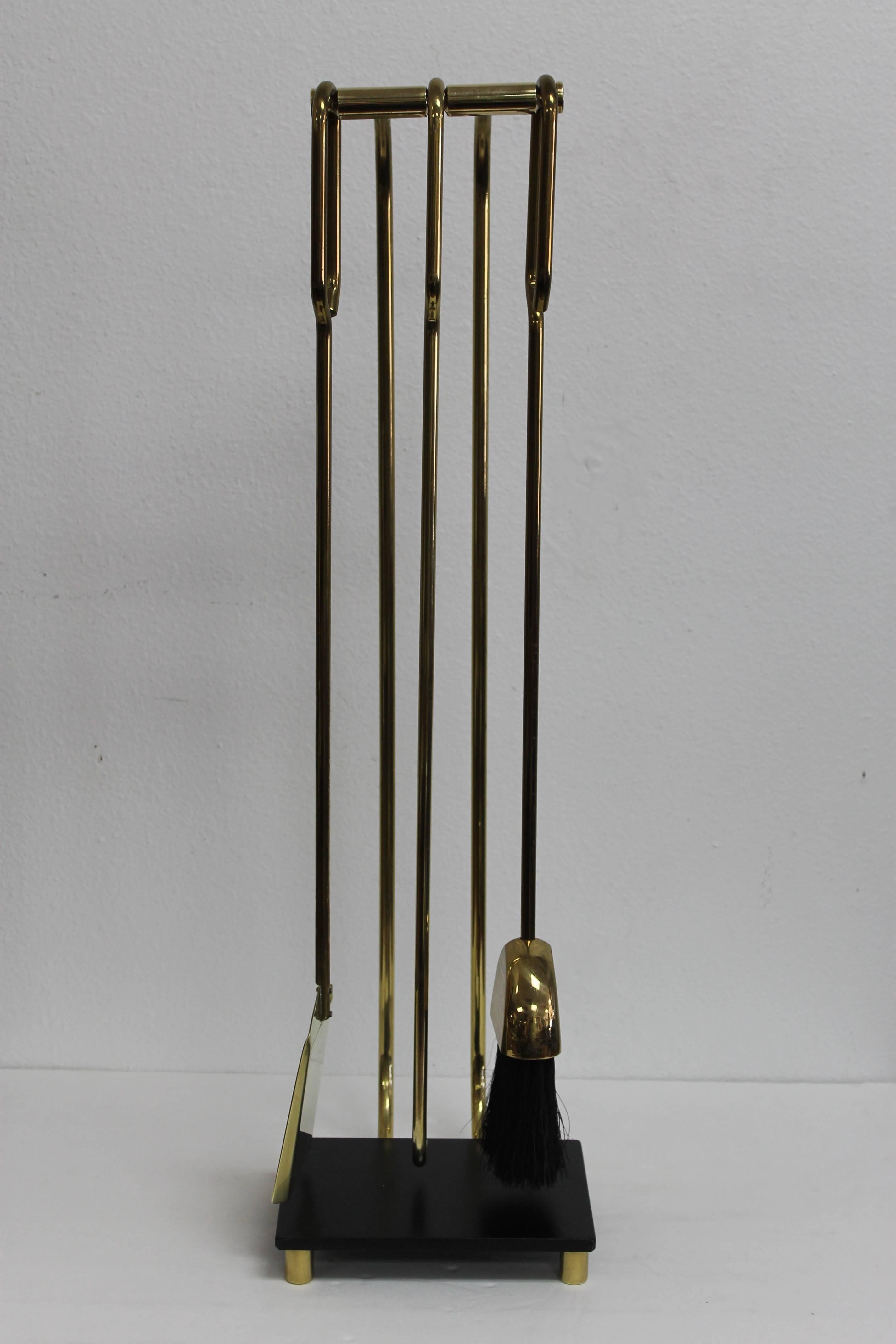 Brass Mid-Century Fireplace Firetools In Excellent Condition In Palm Springs, CA