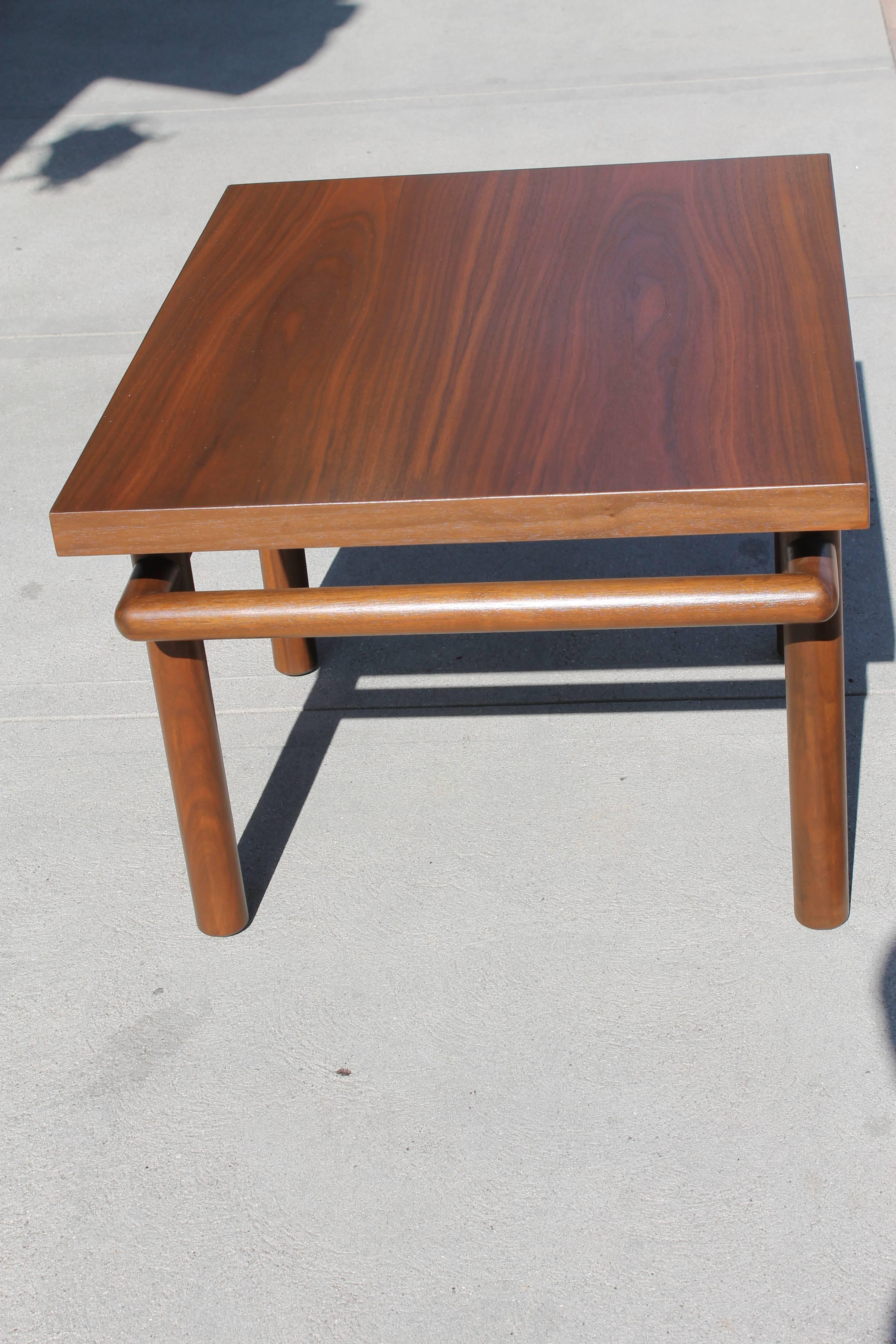 Table by T.H. Robsjohn-Gibbings for Widdicomb In Excellent Condition In Palm Springs, CA