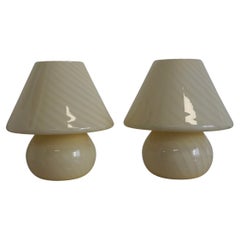 Ein Paar extra große Lampen aus cremefarbenem Murano-Kunstglas in Creme 