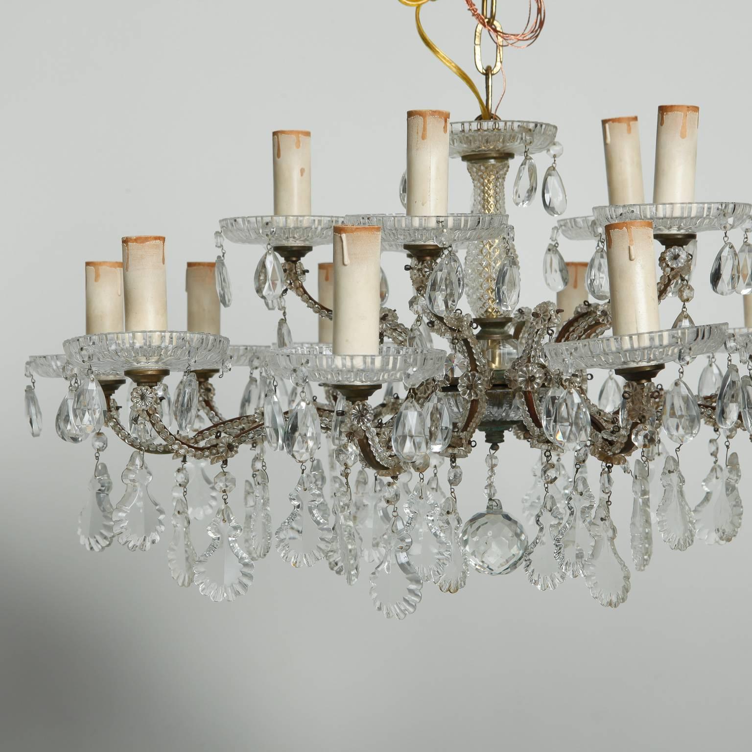20th Century French Fifteen-Light Shallow Beaded Crystal Chandelier
