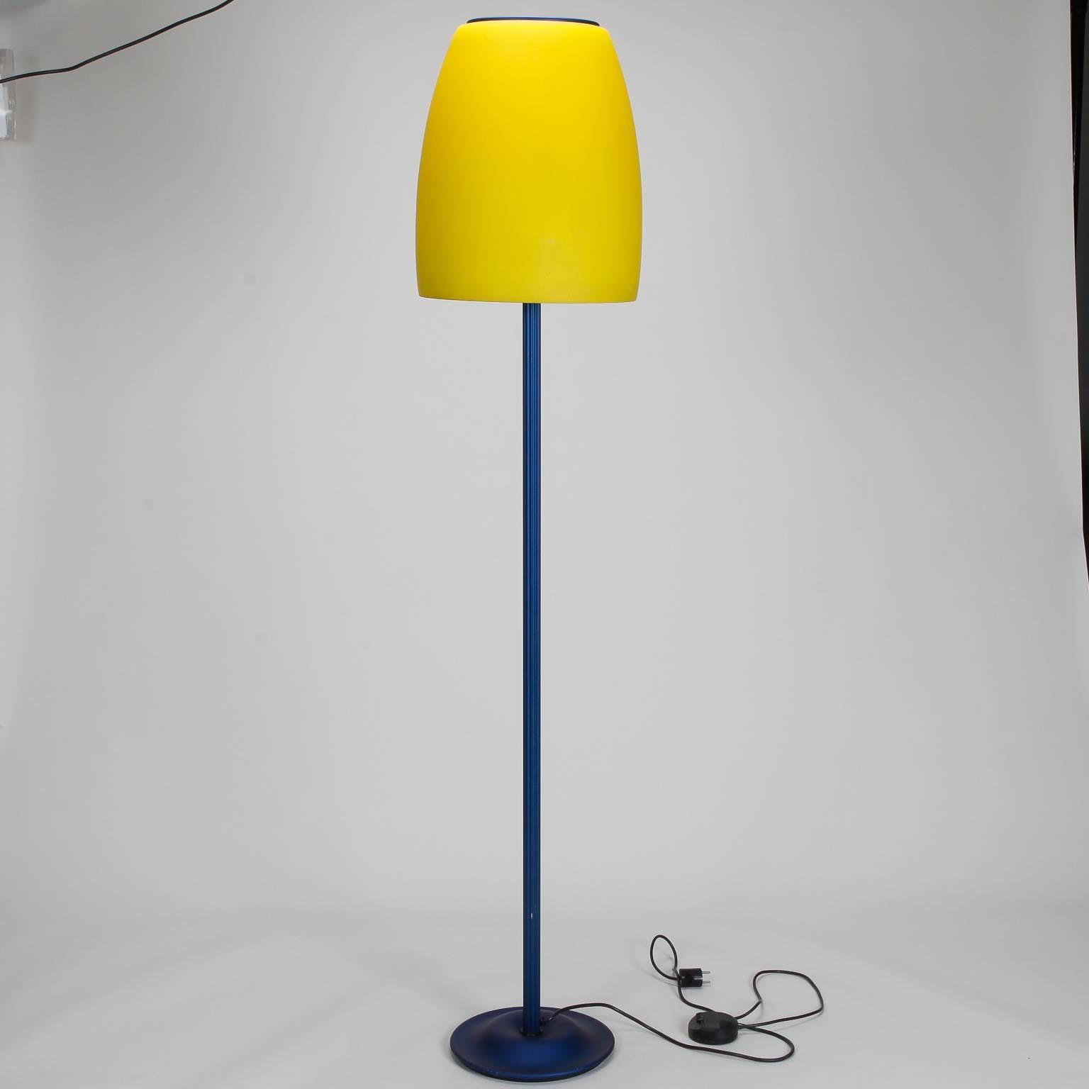 Blue and Yellow Memphis Floor Lamp with Glass Shade In Excellent Condition In Troy, MI