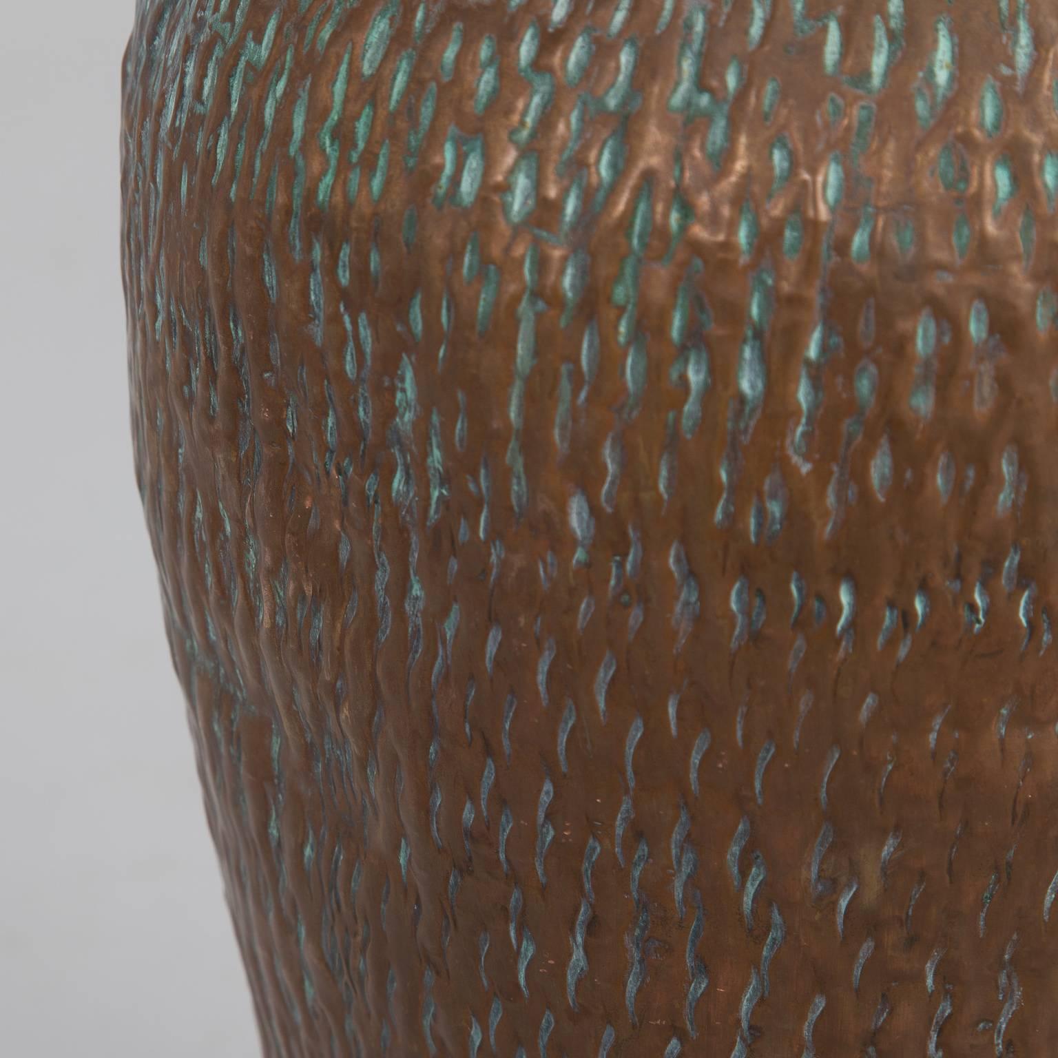 Tall Italian Hammered Copper Vase In Excellent Condition In Troy, MI