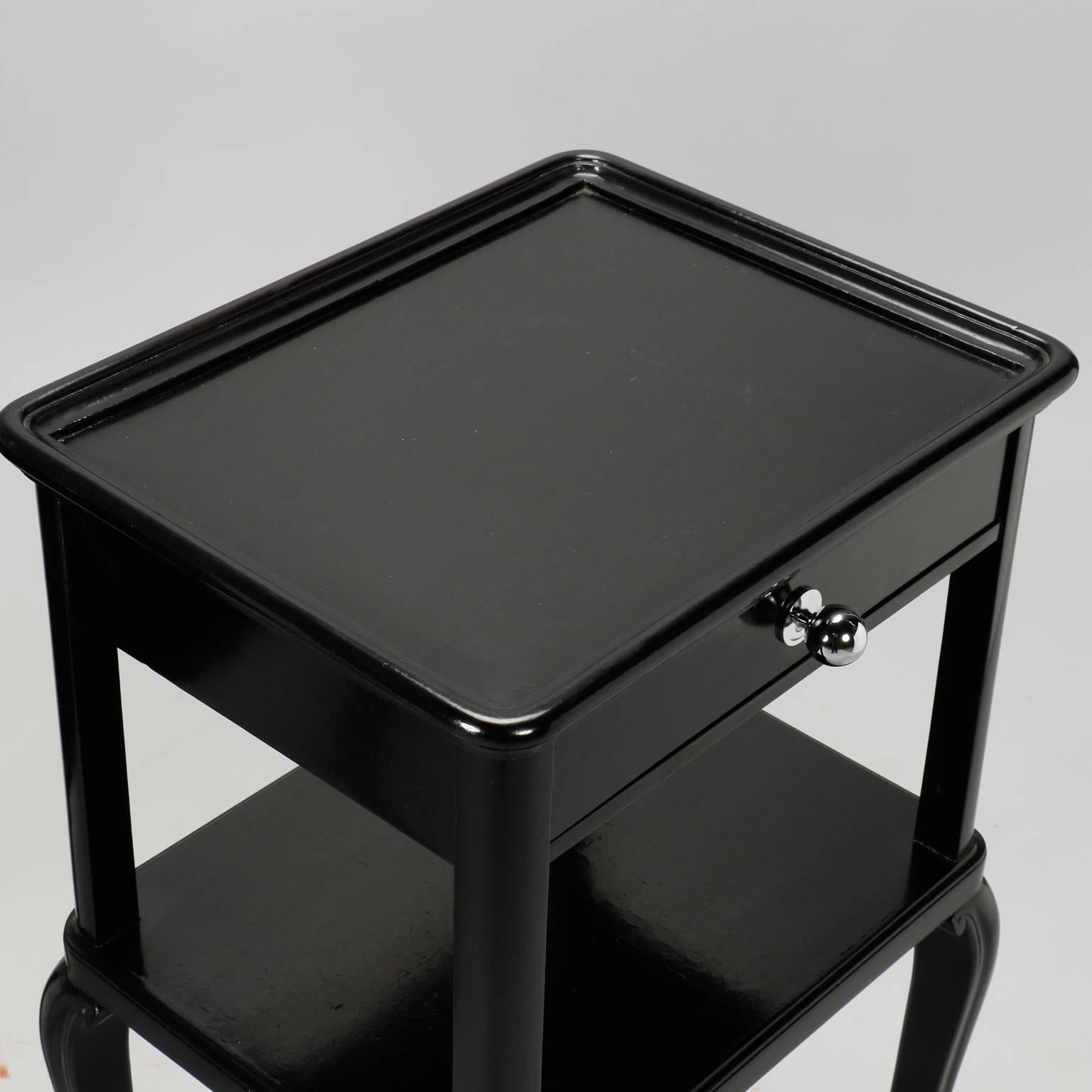 Pair of Ebonized Art Deco Side Tables In Good Condition In Troy, MI
