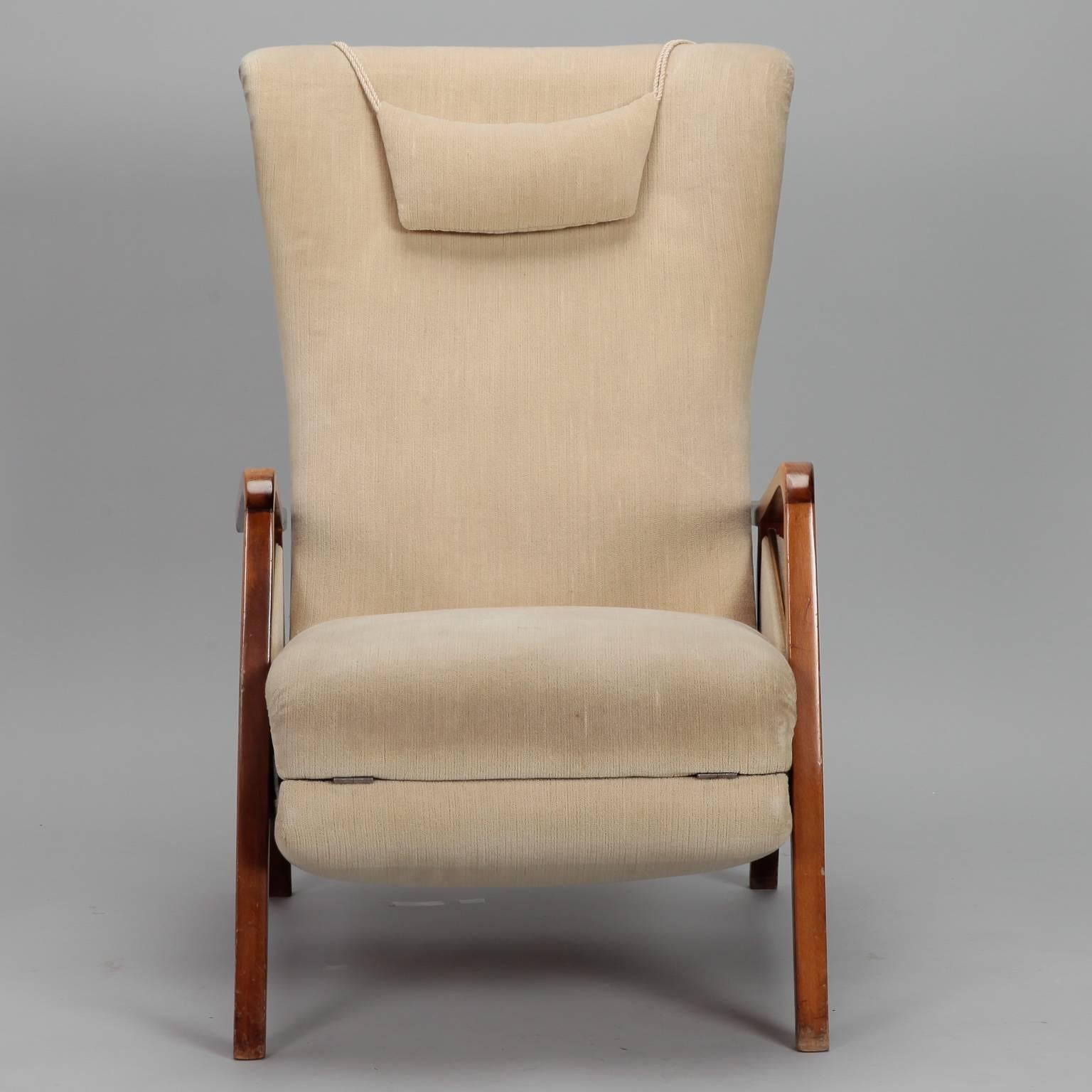 European Mid-Century Reclining Chair in the Manner of Paola Buffa
