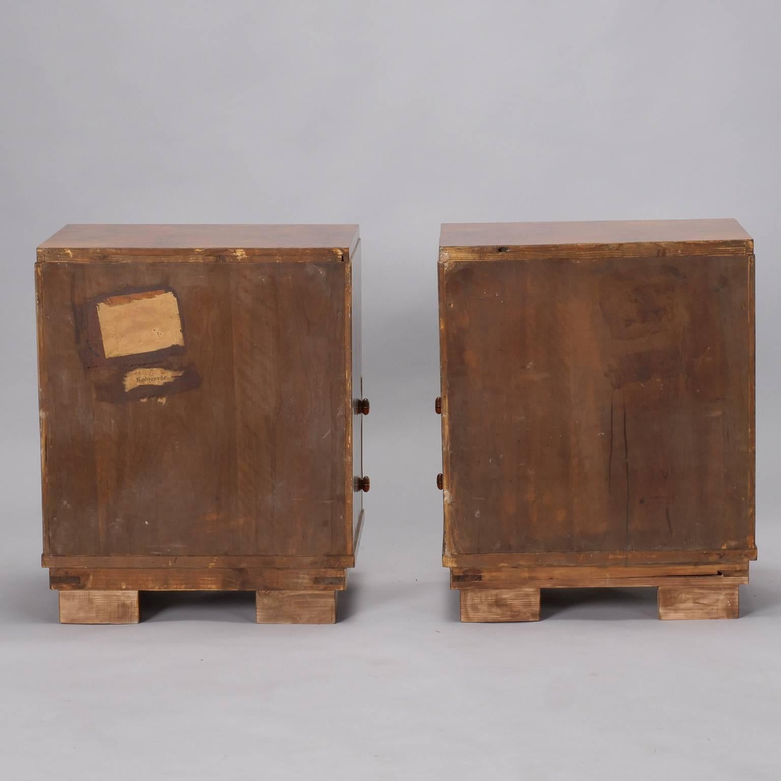 Pair of Deco Burl Wood Bedside Cabinets with Bakelite Handles In Good Condition In Troy, MI