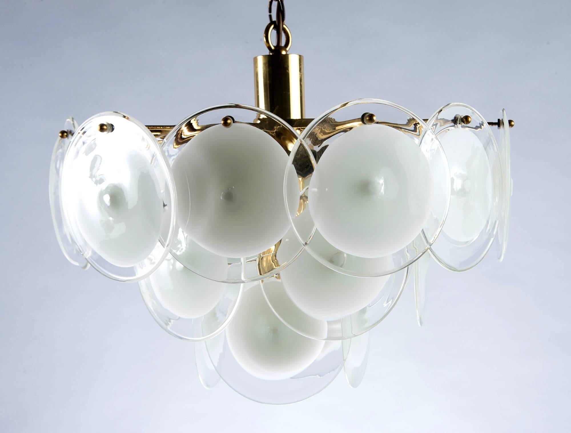 Plated Gino Vistosi 1960s Chandelier with White and Clear Glass Disks