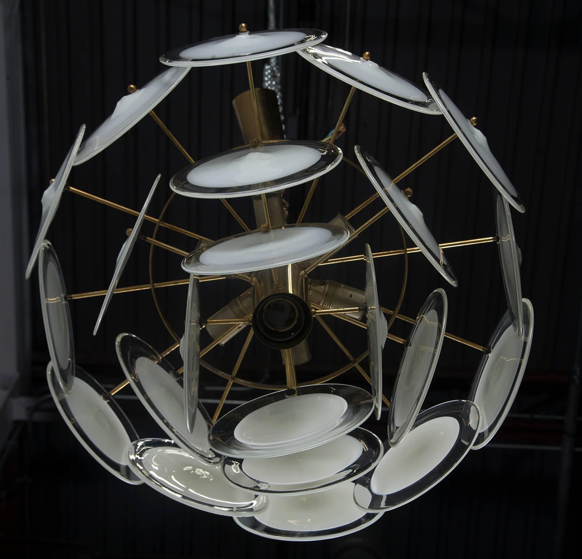 Mid-Century Modern Gino Vistosi 1960s Chandelier with White and Clear Glass Disks