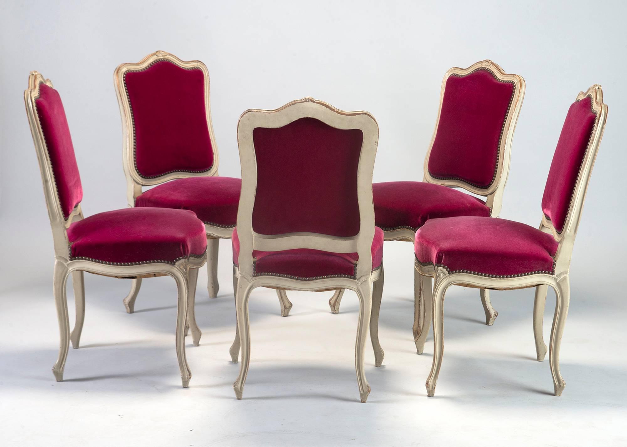 Set of 12 French Painted Chairs with Magenta Velvet Upholstery In Good Condition In Troy, MI