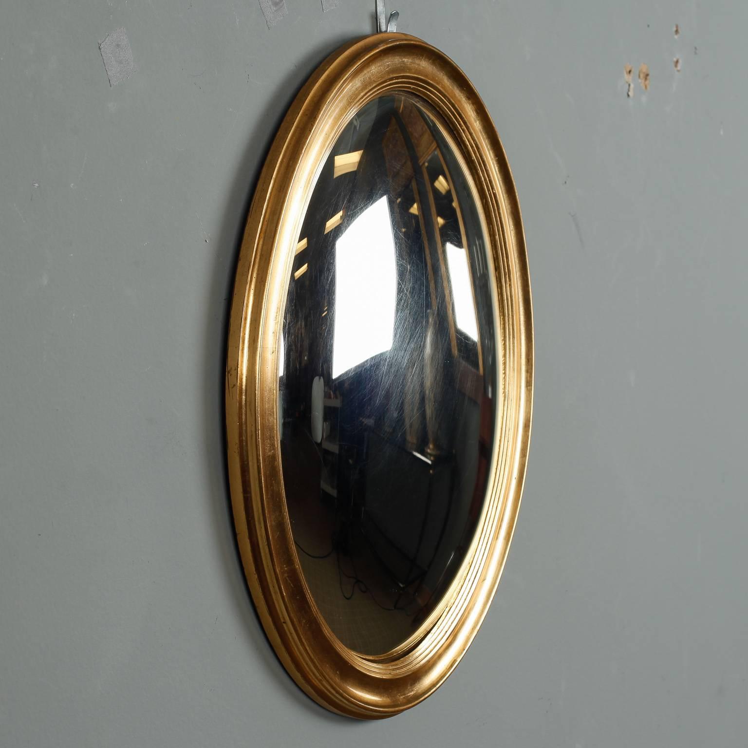 Late 19th Century Oval Gilded Convex Butler's Mirror  In Good Condition In Troy, MI