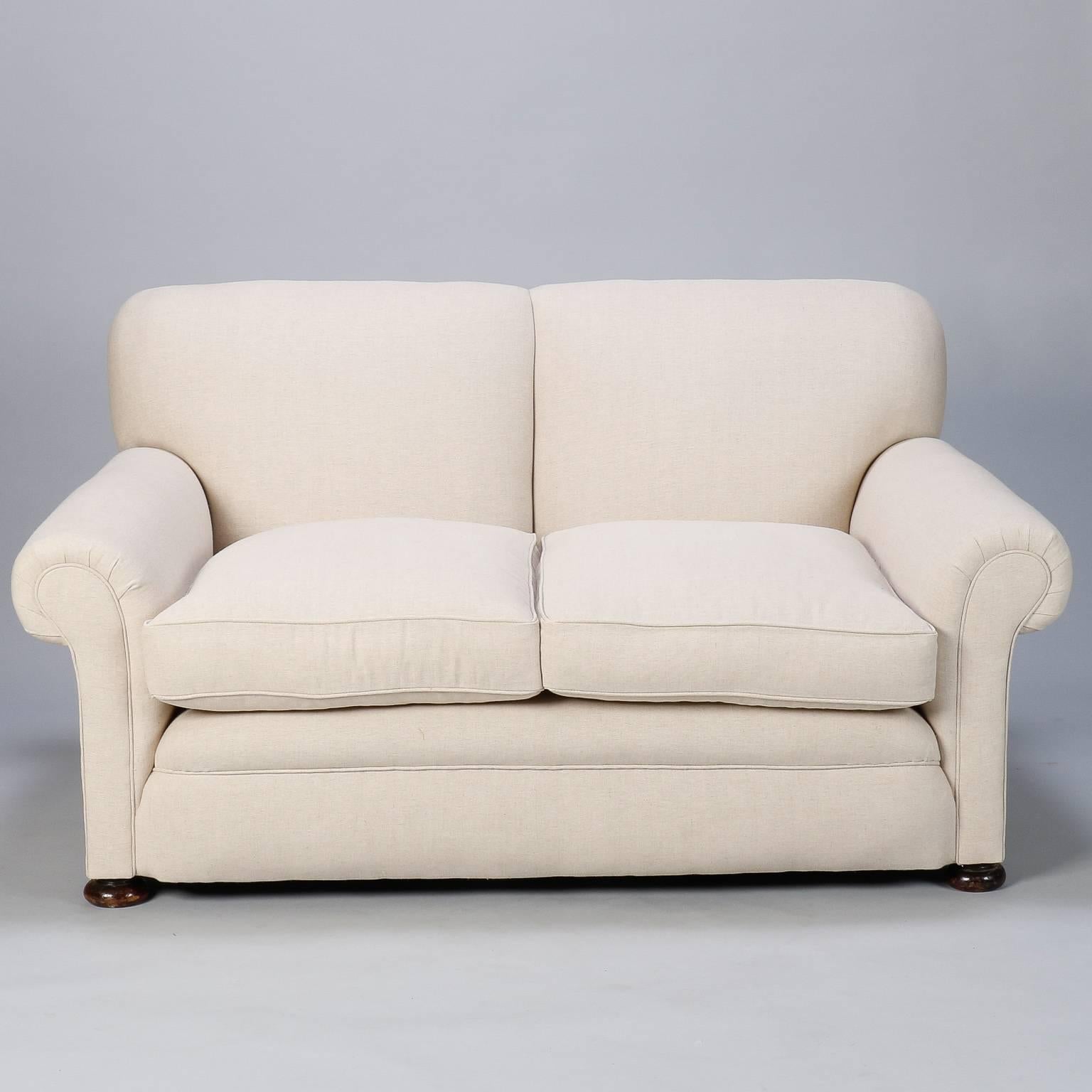 Small English Club Sofa in Belgian Linen 1