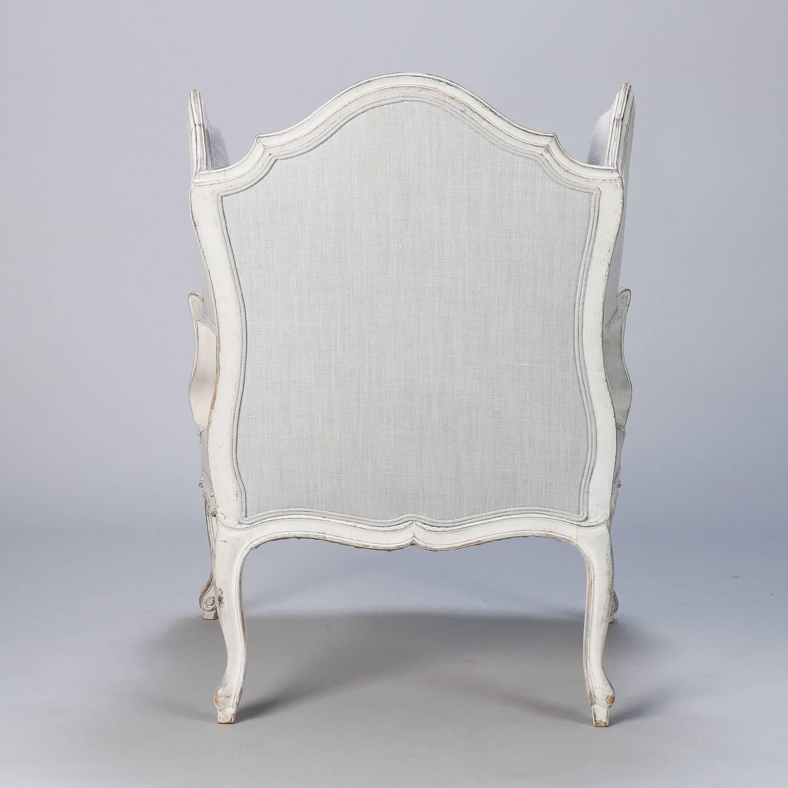 French Regency Style Painted Bergere In Excellent Condition In Troy, MI