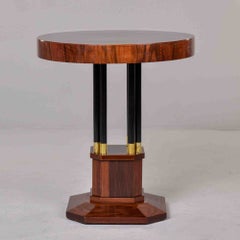Tavolino Art Déco in mogano con base a colonna ebanizzata e finiture in ottone