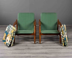 Paire de fauteuils italiens Pizzetti du milieu du siècle, à structure en bois, avec un revêtement neuf