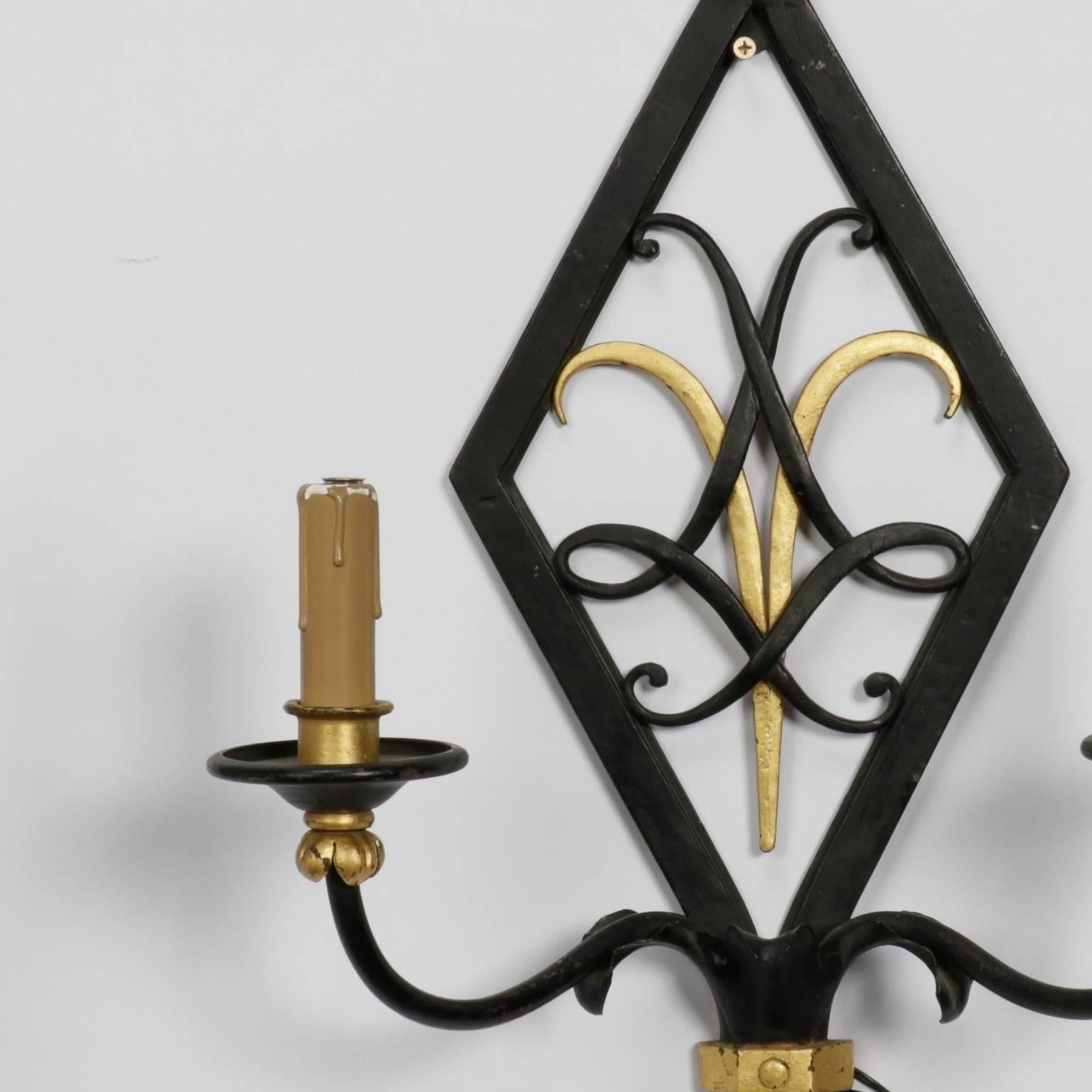 Pair Black and Gilt Iron Art Moderne Style Sconces im Zustand „Gut“ in Troy, MI