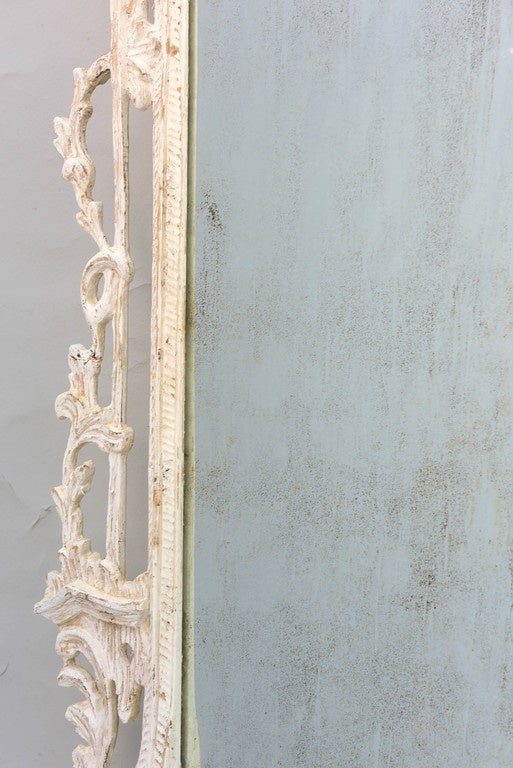 Pair of Painted Mirrors with Carved Pagoda Pediment In Distressed Condition In West Palm Beach, FL