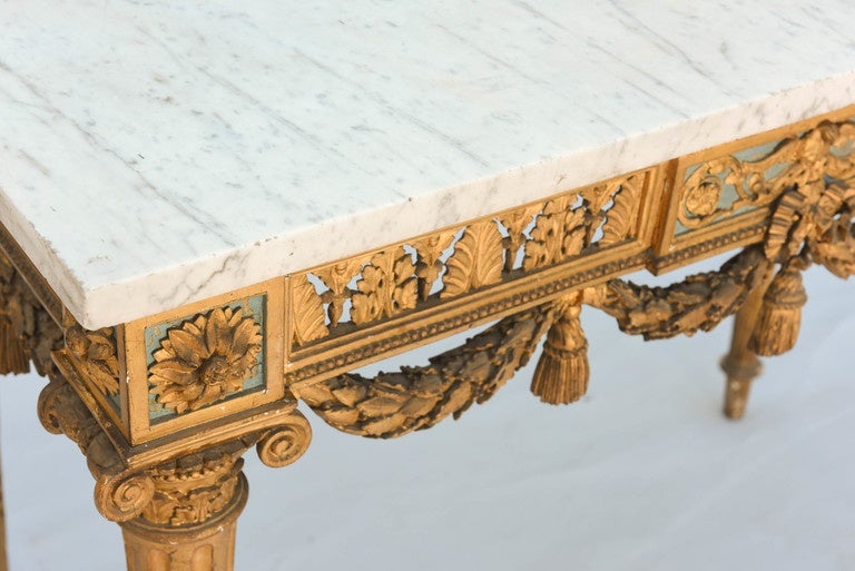 18th Century Giltwood Console with Carrara Marble Top In Excellent Condition For Sale In West Palm Beach, FL