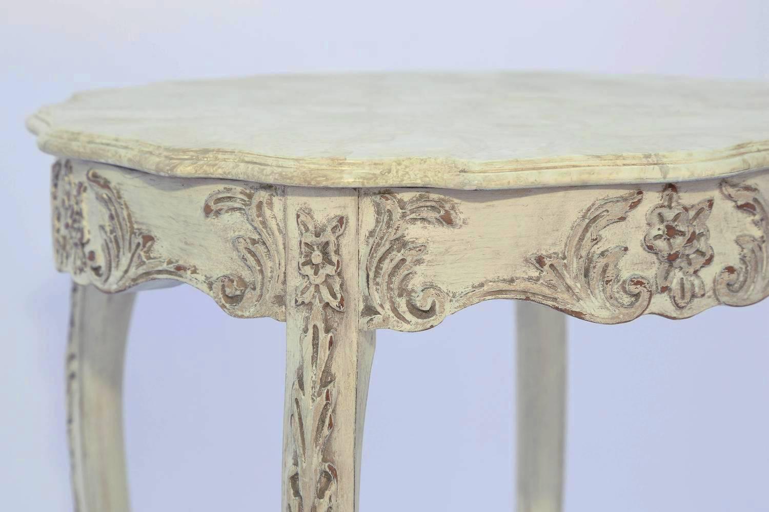 Painted French Louis XV Occasional Table In Excellent Condition In West Palm Beach, FL