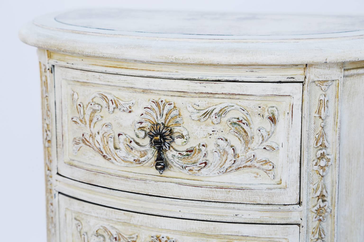 Pair of Carved and Painted Louis XV Night Tables with Mirrored Tops In Excellent Condition In West Palm Beach, FL